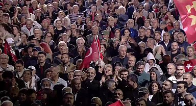 CHP'nin Küçükçekmece mitingi... CHP lideri Özel'den imza kampanyası çağrısı: 24 milyon imza toplandı, hedefimize 3 milyon 834 bin imza kaldı