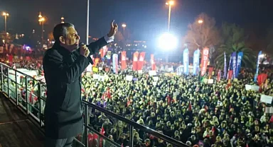 Özgür Özel: Bu düzen gençlerin umutlarını çalıyor