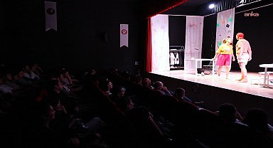 “Çocuk Parkı Yaraları” oyunu, Menteşeli tiyatroseverlerle buluştu