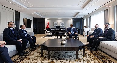Dışişleri Bakanı Fidan, TÜRKPA Genel Sekreteri Büyükelçi Hasan ile bir araya geldi