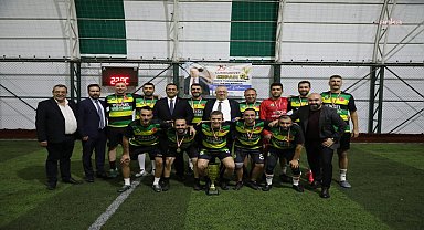 Edremit'te Cumhuriyet Kupası’nın sahibi 9 Eylül FK oldu