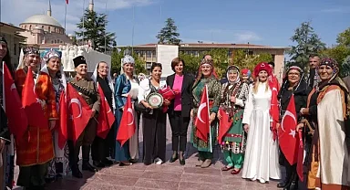 Eskişehir'de Ahilik coşkusu: Başkan Ünlüce esnafla buluştu