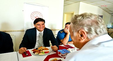 Fethiye Belediye Başkanı Karaca, huzurevi sakinleriyle kahvaltıda bir araya geldi