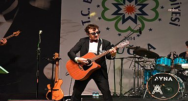 Fethiye’de düzenlenen 25'nci Uluslararası Ölüdeniz Hava Oyunları Festivali’nde müzik ve adrenalin bir arada