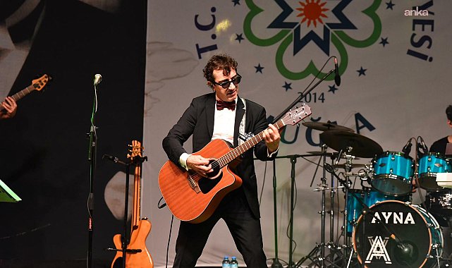 Fethiye’de düzenlenen 25'nci Uluslararası Ölüdeniz Hava Oyunları Festivali’nde müzik ve adrenalin bir arada