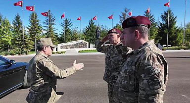 Genelkurmay Başkanı Bayraktaroğlu'ndan, Özel Kuvvetler Komutanlığı'na denetleme
