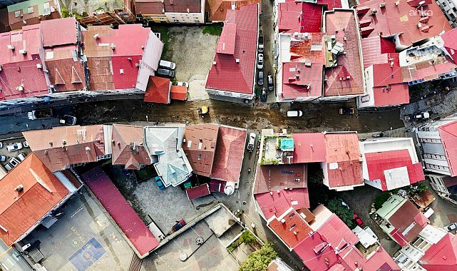Giresun Belediyesi, Laçin Sokak'ta yenileme çalışmalarını sürdürüyor