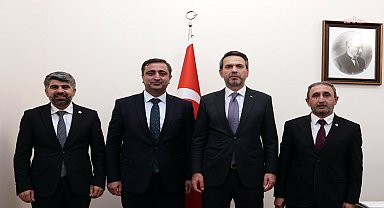 HÜDA PAR milletvekilleri Enerji ve Tabii Kaynaklar Bakanı Alparslan Bayraktar ile görüştü