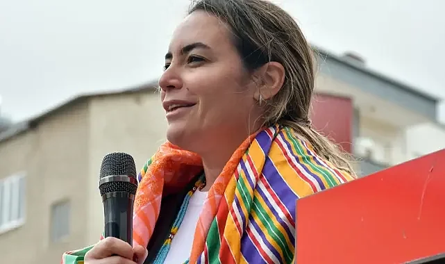 İYİ Partili Türkeş'ten Kurtulmuş'a tepki: Kürtçe konuştun, istifa et!