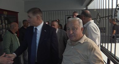 İzmir Büyükşehir Belediye Başkanı Tugay 6. Sanayi Sitesi esnafıyla buluştu