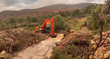 İzmir Büyükşehir Belediye Başkanı Tugay, Foça’da incelemelerde bulundu
