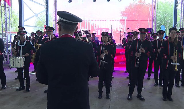 İzmir Büyükşehir Belediyesi’nin “Cumhuriyet Her Yerde” kutlamaları Kiraz’da devam etti