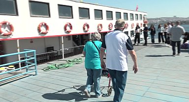 İzmir Büyükşehir’den “çınar”lara unutulmaz bir gün 