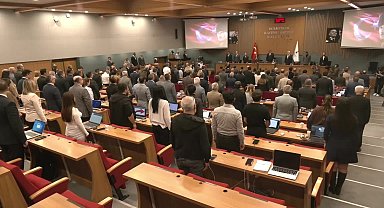 İzmir Büyükşehir Meclisi’nde Ekim gündemi: Çankaya Otoparkı ve Bisiklet Taksi tartışıldı