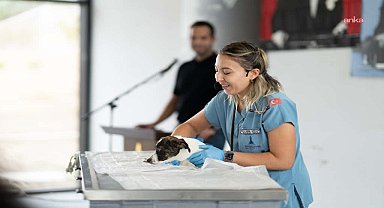 İzmir'de öğrenciler Pako Sokak Hayvanları Sosyal Yaşam Kampüsü’nde hayvanlarla buluştu