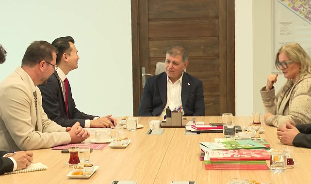 İzmir’in Yaşlı Dostu Şehir unvanı tescillendi