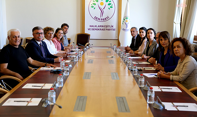 KESK heyeti, DEM Parti Eş Genel Başkanı Hatimoğulları ile Meclis'te bir araya geldi