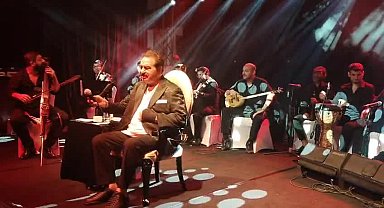 Kırşehir’de vefa gecesi: Tatlıses, Neşet Ertaş'ın unutulmaz türkülerini seslendirdi