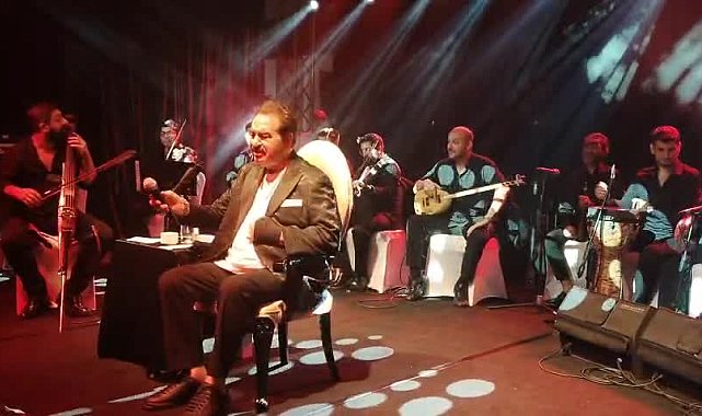 Kırşehir’de vefa gecesi: Tatlıses, Neşet Ertaş'ın unutulmaz türkülerini seslendirdi