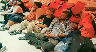 Küresel Sumud Filosu'nun yolculuğu İsrail'in saldırısıyla sona erdi, neredeyse filodaki tüm aktivistler gözaltına alındı