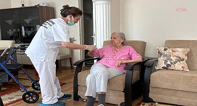 Kuşadası Belediyesi, Dünya Yaşlılar Günü’nde büyükleri yalnız bırakmadı