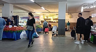 Kuşadası Belediyesi'nden pazar yerlerinde süt ve süt ürünleri denetimi