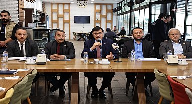 Kütahya Belediye Başkanı Kahveci, muhtarlarla bir araya geldi 