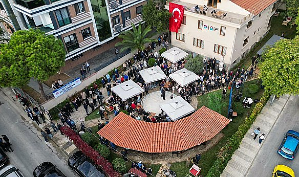 Maltepe Belediyesi Küçükyalı Mahalle Evi hizmete açıldı
