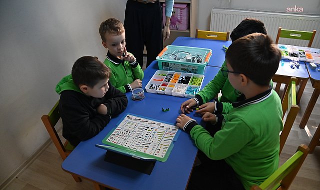 Manisa Büyükşehir Belediyesi’nin “Robotik Kodlama” kursları başladı