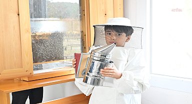 Manisalı öğrenciler, arıların dünyasına tanıklık etmeye devam ediyor