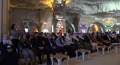 Mardin’de konferansta konuşan Ahmet Türk: “HTŞ Türkiye’ye komşu olacağına Kürtler komşu olsun”