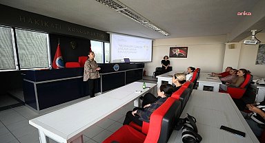 Menderes Belediyesi'nde işaret dili eğitimi