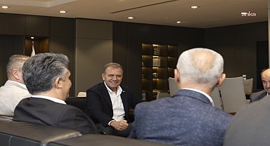 Mersin Büyükşehir Belediye Başkanı Seçer, muhtarlar ile bir araya geldi