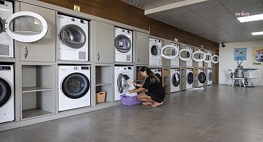 Mersin Büyükşehir Belediyesi ‘çamaşır kafe’ hizmeti ile öğrencilerin günlük hayatını kolaylaştırıyor