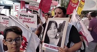 Mersin'de kadın cinayetleri protesto edildi