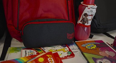 Mezitli Belediyesi'nden ilkokul öğrencilerine kırtasiye seti desteği