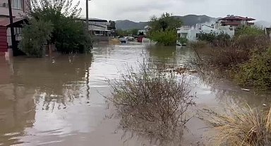 Ortaca’da şiddetli yağış su baskınlarına neden oldu