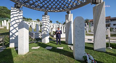 Özel, Aliya İzzetbegoviç'i vefatının 22'nci yılında andı: Düşünceyle siyaseti, inançla adaleti buluşturabilen ender liderlerdendi