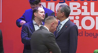 Özgür Özel Amsterdam’da PES kongresi sonrası düzenlenen liderler yemeğine katıldı