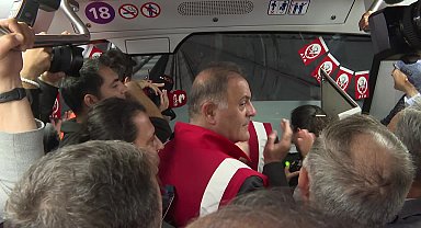 Özgür Özel: Sesini kesenlere, sesinin yayınlanmasına engel olanlara inat, Ekrem İmamoğlu metrolarda, icraatlarıyla sesini duyurmaya devam ediyor