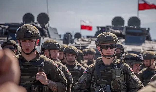 Polonya’da ordu skandalı: Gizli askeri belgeler çöplükte bulundu