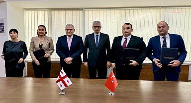 Sağlık Bakanı Memişoğlu, Gürcistanlı mevkidaşı Sarjveladze ile “USHAŞ ile Gürcistan Sağlık Bakanlığı Arasında Sağlık Alanında İş Birliğine İlişkin Mutabakat Zaptı” imzaladı
