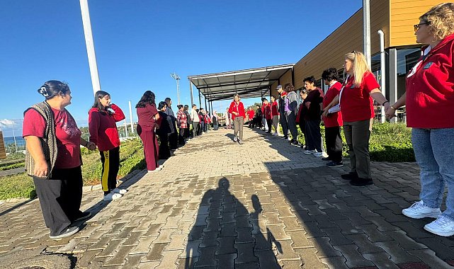 Selçuk Belediyesi Engelsiz Yaşam Merkezi'nde çocuklar izcilikle tanıştı