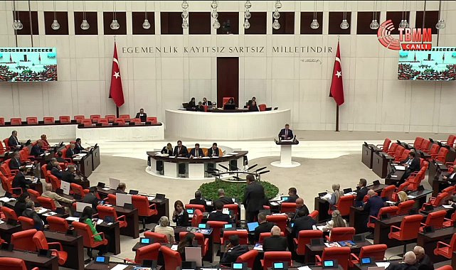 Selçuk Özdağ’dan TBMM’de restorasyon tepkisi: Tarihimize paslı hançer saplanıyor