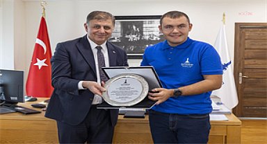  Tarihi başarılara imza atan Tuna, İzmir Büyükşehir Belediye Başkanı Tugay’la buluştu