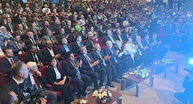 TBMM Başkanı Kurtulmuş, komisyon üyeleriyle Diyarbakır’da: “Bu sefer başaracağız, bu sefer barış hakim olacak”