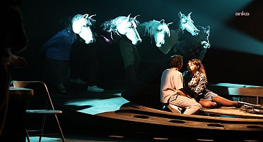 Tekirdağ Büyükşehir Belediyesi Şehir Tiyatroları, yeni sezonun ilk oyunuyla izleyicinin karşısına çıktı