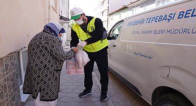 Tepebaşı Belediyesi Aşevi’nden her gün 600 kişiye sıcak yemek