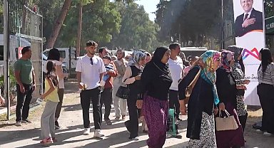 Vahap Seçer, üretici kadınlara seslendi: “Siz üretin, biz sizi her alanda destekleyelim”