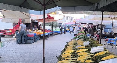 Vatandaşlar pazar fiyatlarından yakındı: 500 lirayla geliyoruz, iki günlük yiyeceği zor alıyoruz